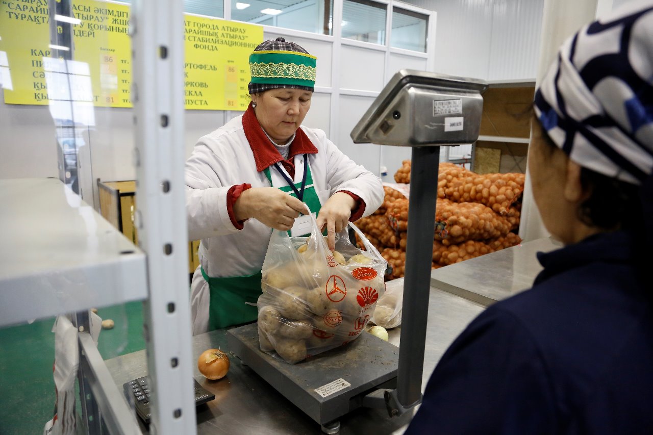 Атырау облысында әлеуметтік маңызы бар тауарлардың бағасы бақылауда
