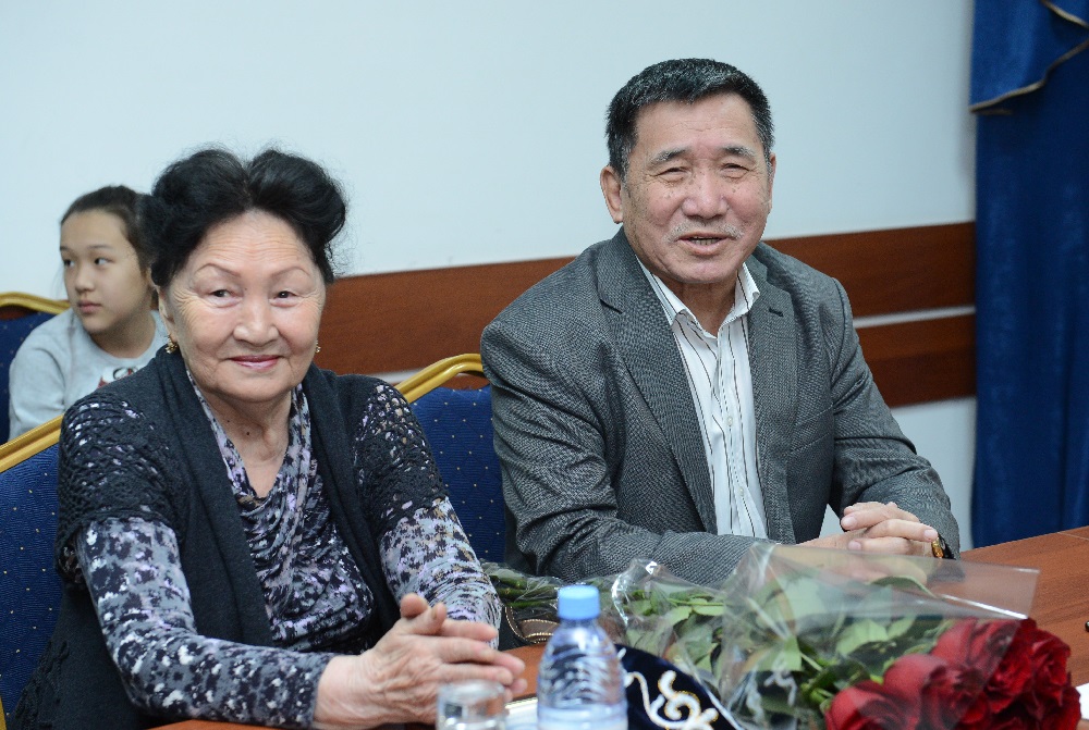 «Егемен Қазақстан» ұжымы Ержұман Смайылды 70 жасқа толуымен құттықтады