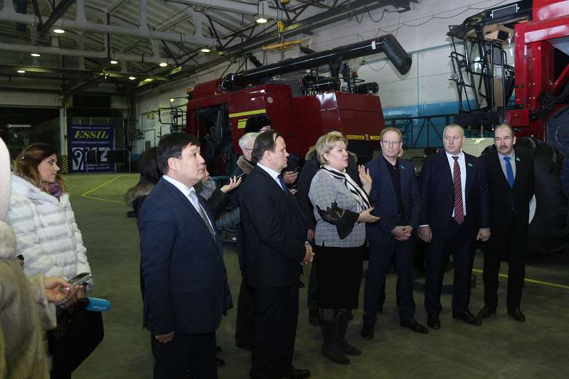 Депутаттар ескі шаруашылық техникаларын кәдеге жарату бағдарламасын әкелуді ұсынды