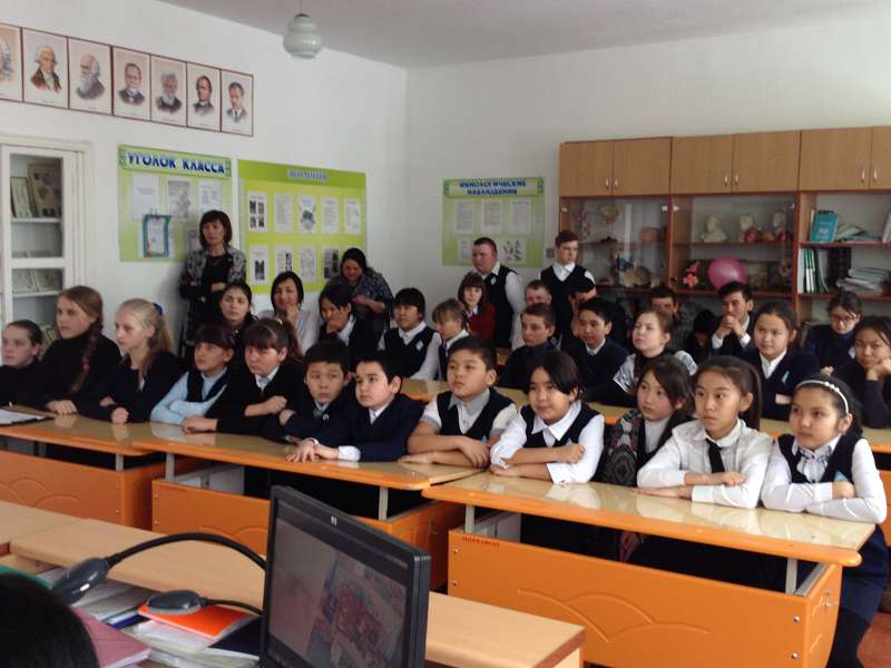 Павлодар облысында 400-ден астам мұғалім жетіспейді