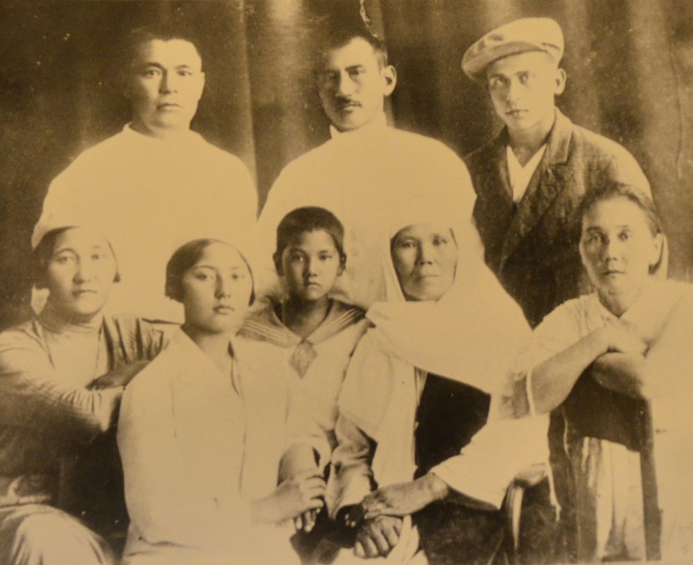 Бір суреттің сыры: Сұлтанбекке серік болған Ескендір