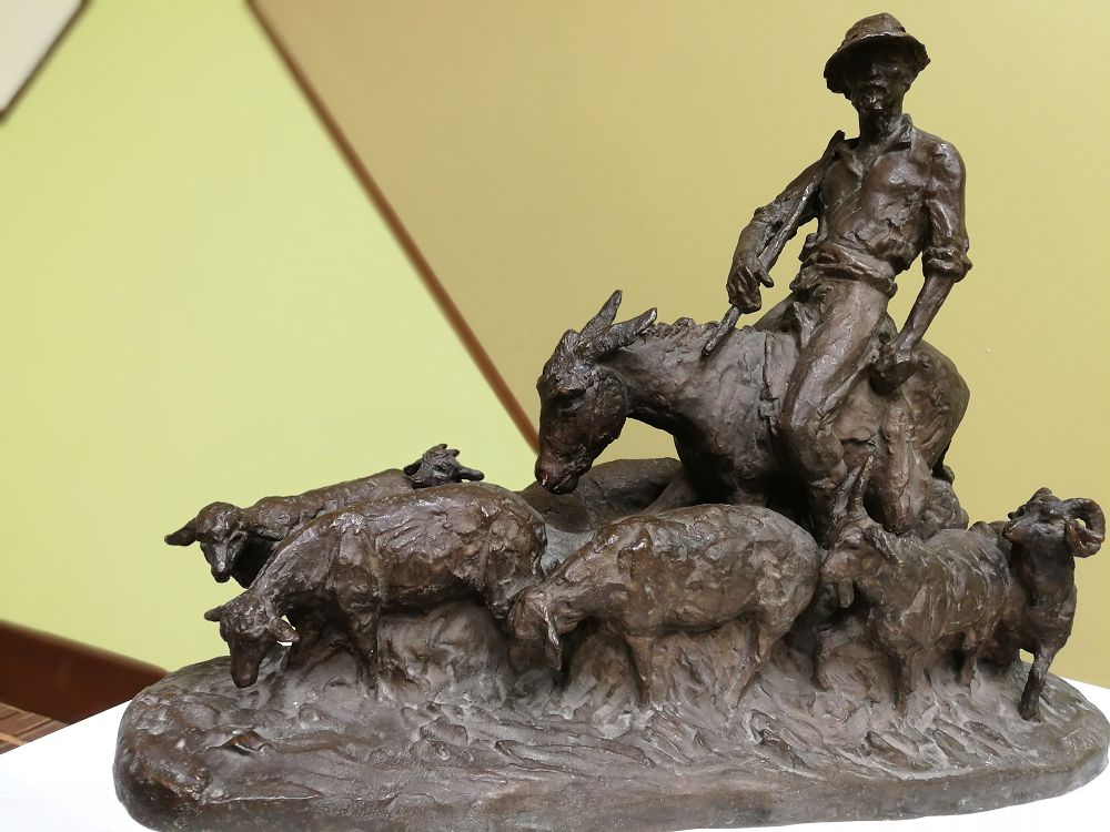 Қоладан құйылған қолөнер