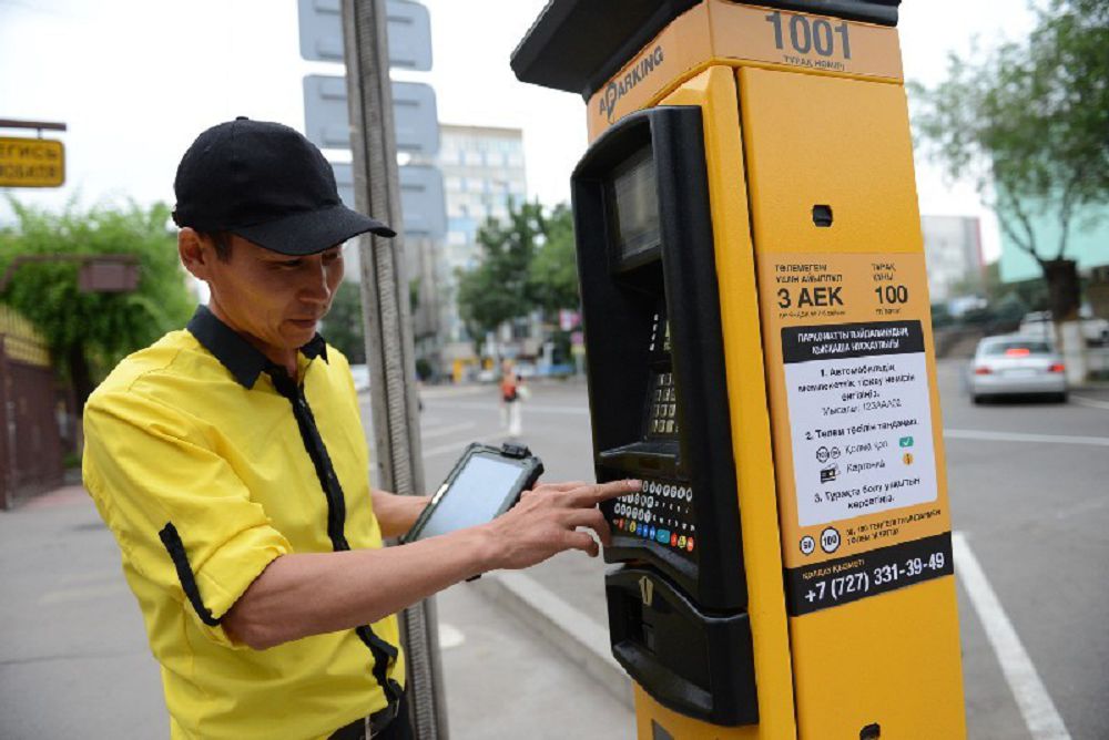 Ақылы паркомат: кімге пайда, кімге зиян?