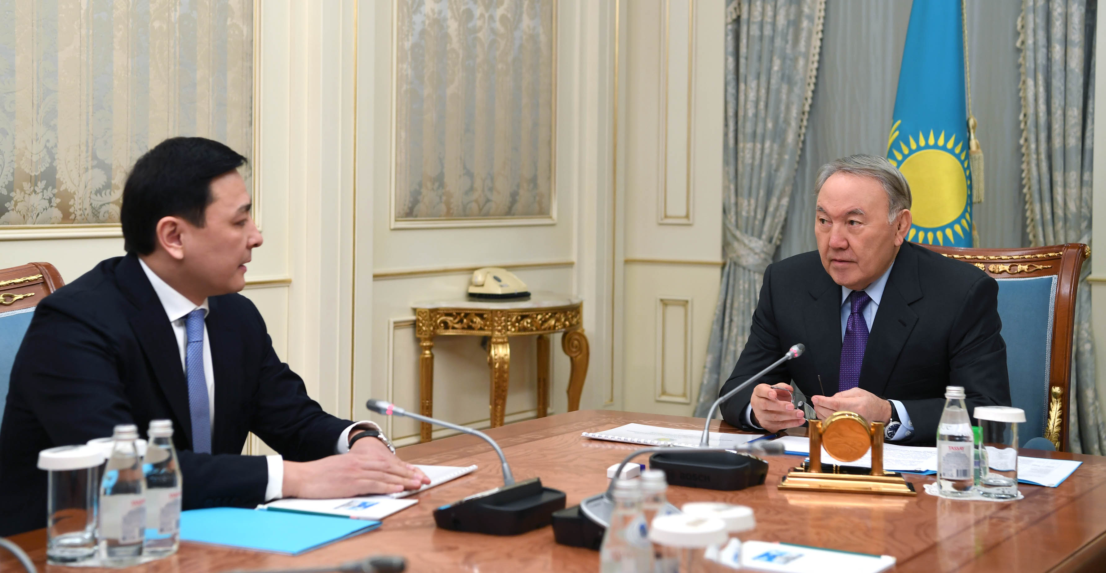 Нұрсұлтан Назарбаев Батыс Қазақстан облысының әкімін қабылдады