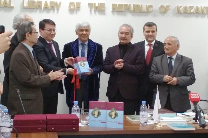 Түрік ақыны Юнус Эмренің жырлары қазақ тілінде жарық көрді