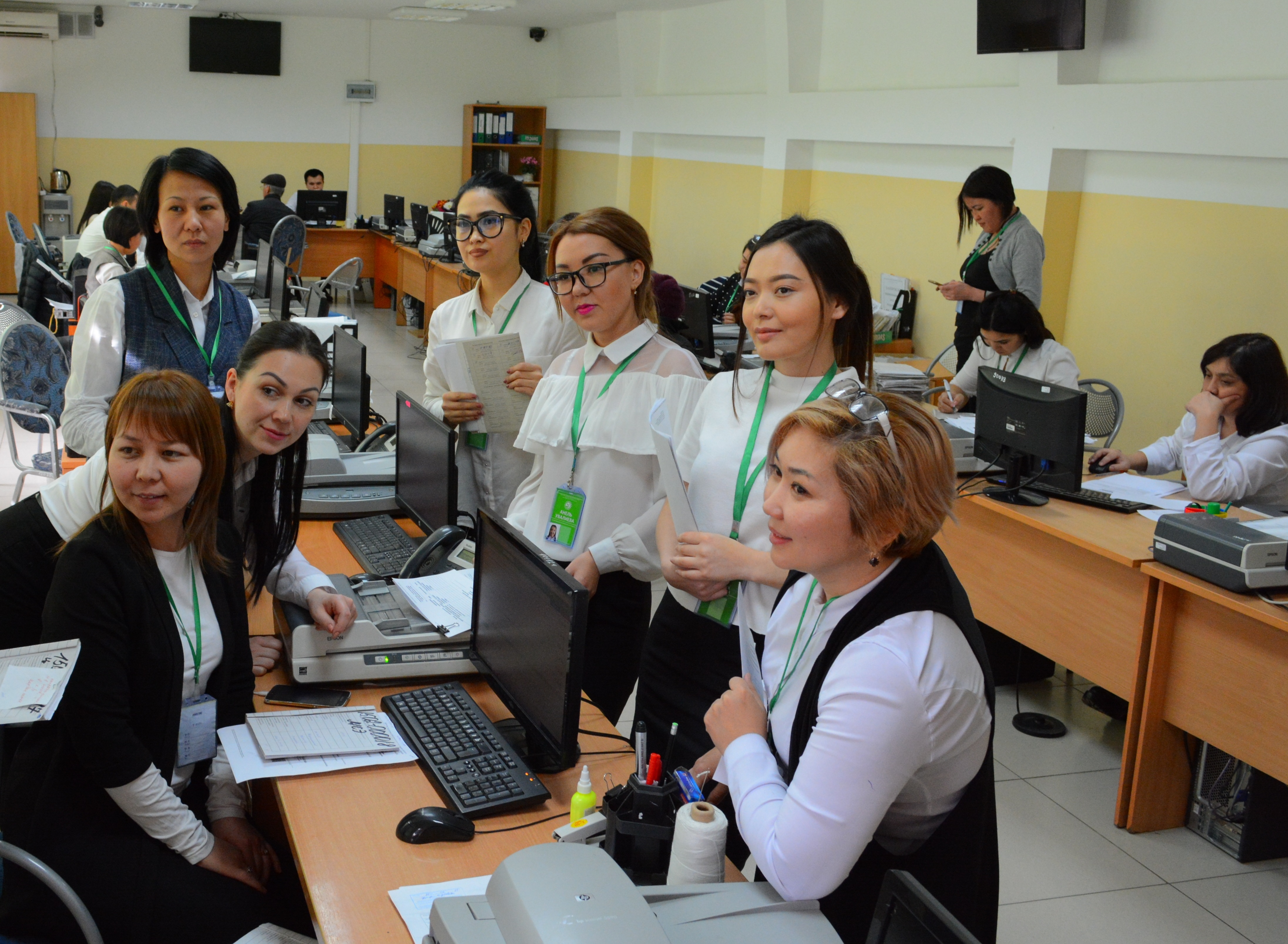 Әлеуметтік топ санатына 37 қыз-келіншек өнегелі қызмет көрсетеді
