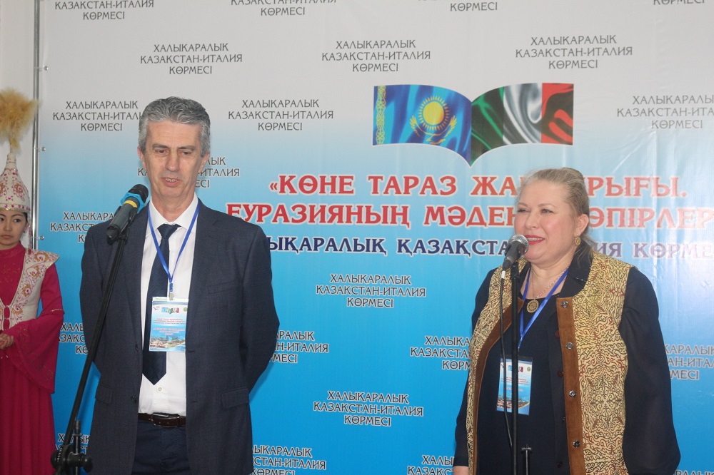 Таразда Қазақстан-Италия шеберлерінің көрмесі өтті