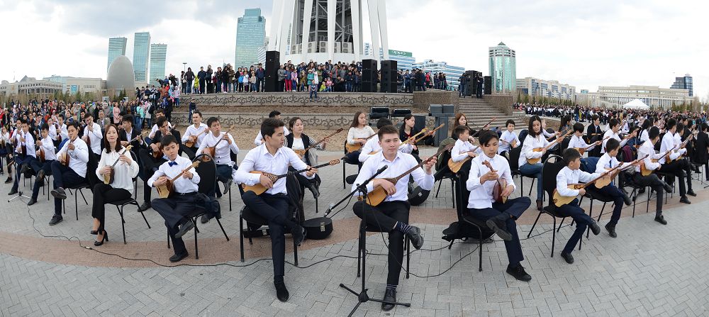 Астана төрін күй тербеген күн
