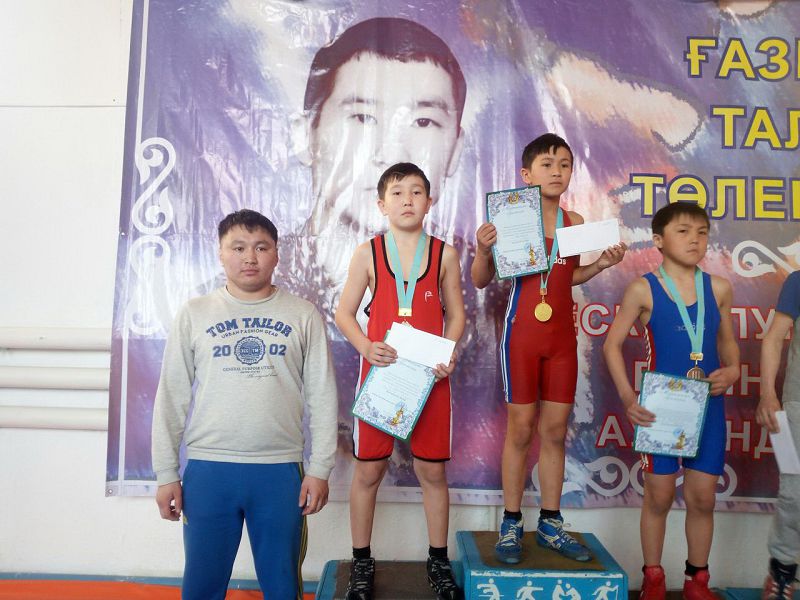 Көкшетауда күрестен Талғат Ғазизовты еске алуға арналған жарыс өтті 