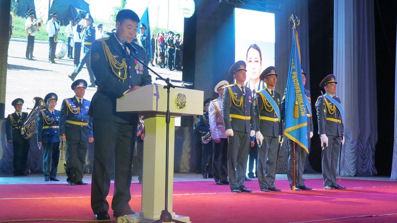 Ширек ғасыр ел шебінде