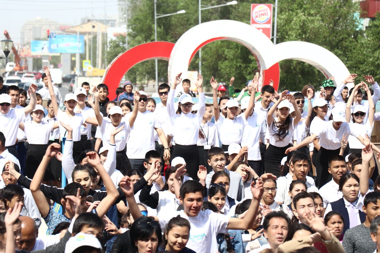 Атырауда таңғы жаттығуға 2 мыңға жуық қала тұрғыны қатысты