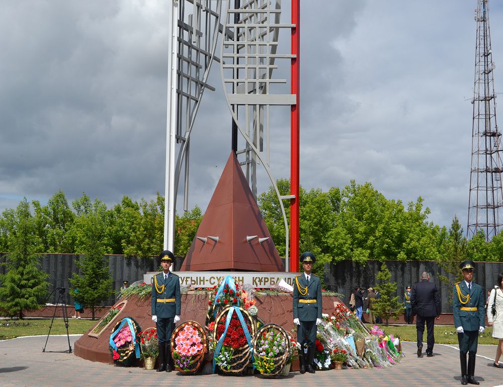 Жүрек түкпіріндегі айықпас жара (сыр)
