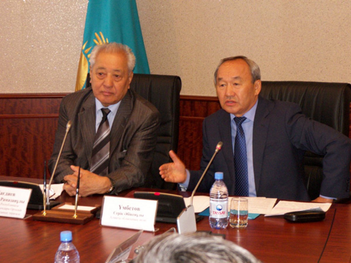 Алматыда Мақтай Сағдиевке ескерткіш тақта ашылды