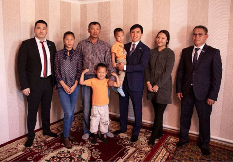 Атырауда жалғызілікті әке баспаналы болды
