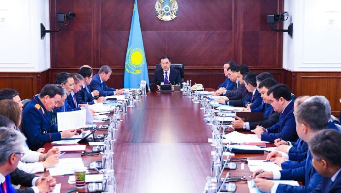 Б. Сағынтаев «Астана 20 жыл» мерейтойлық медальдарын табыстады