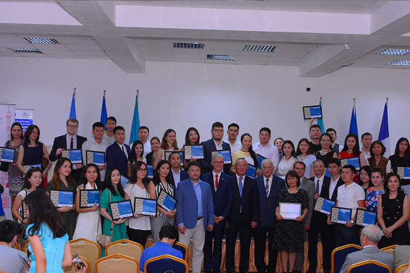 «Абай-Верн» бағдарламасының сертификаттары табыс етілді