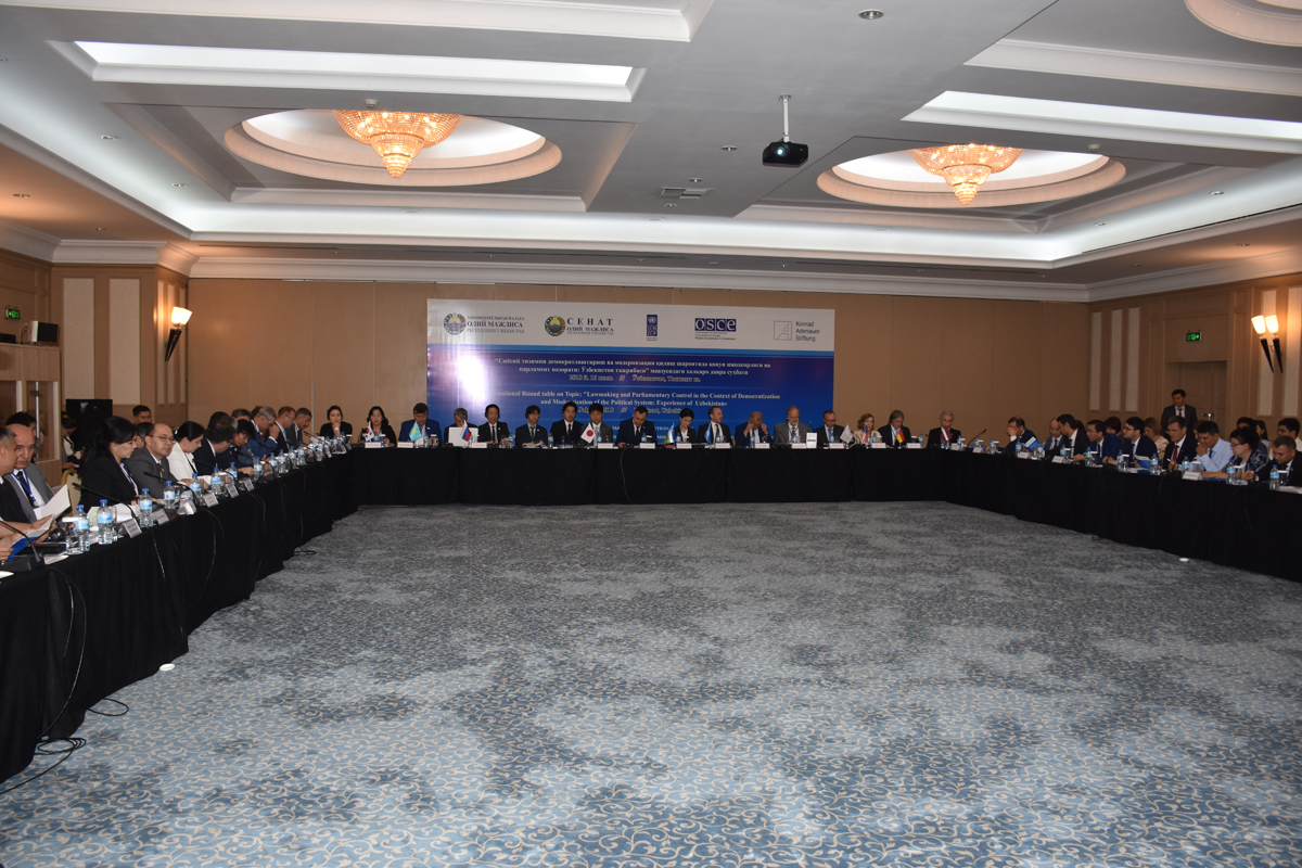 Қазақстан сенаторлары Ташкентте дөңгелек үстел отырысына қатысты