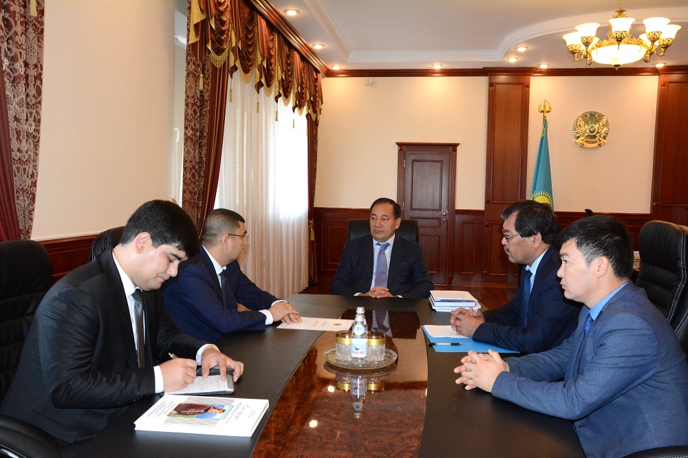 Маңғыстау әкімі Түрікменстанның Қазақстандағы елшісімен кездесті