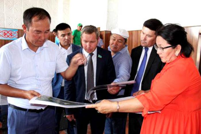 Депутат Г.Шиповских «Манақ баба» шаруа қожалығына арнайы ат басын бұрды