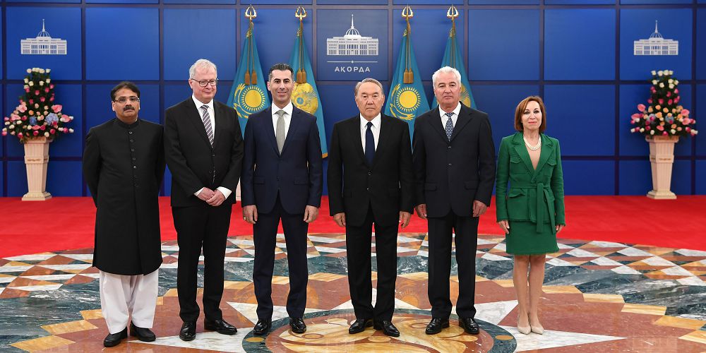 Сенім грамоталарын қабылдады