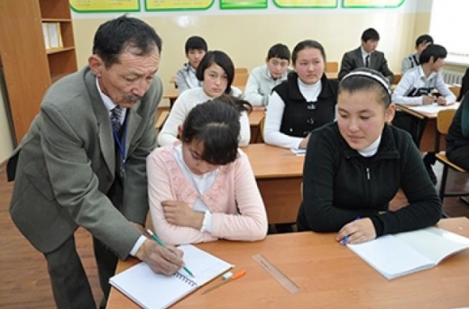 Ер мұғалімдер неге аз?