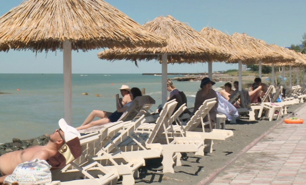 Алакөлде биыл 600 мыңнан астам турист демалды