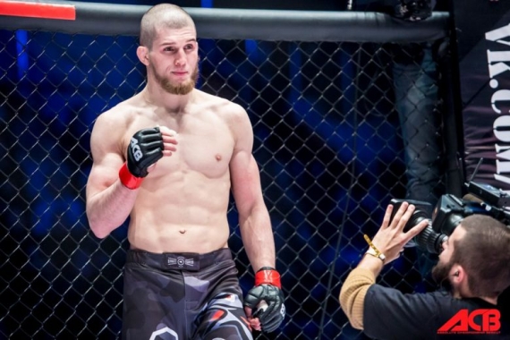 Ережесіз жекпе-жек шебері Юсуф Раисов Алматыға келді