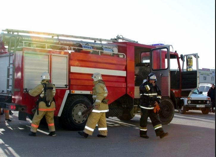 Алматыда көпқабатты тұрғын үйден өрт шығып, 20 адам эвакуацияланды