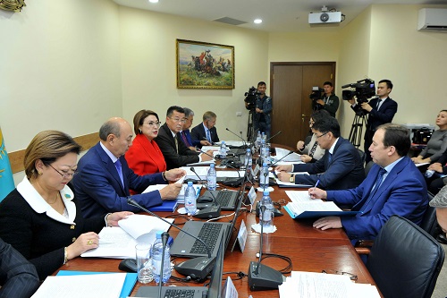 Сенат комитетінде діни қызмет және діни бірлестіктер мәселелері туралы заң жобасы қаралды 