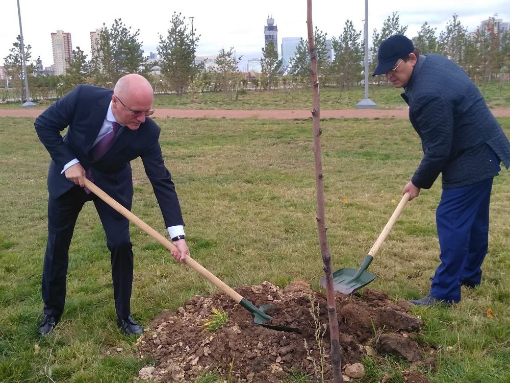 Машина жасаушылар аллеясы ашылды