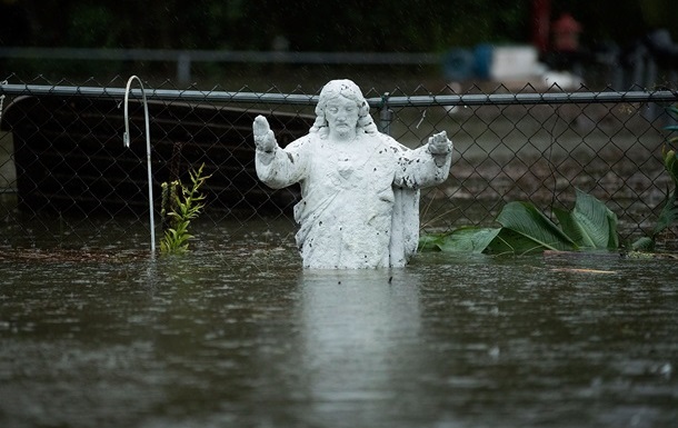 Конуэй қалашығы су астында қалып отыр