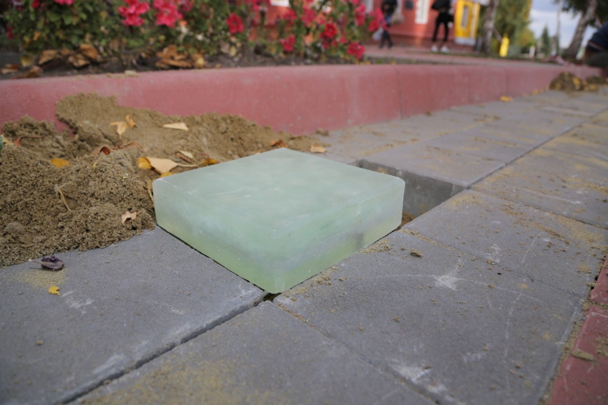 Қостанайлықтар жарықдиодты шыны жолмен жүреді