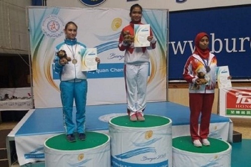 Анна Орляк ушудан әлем чемпионатында күміс иеленді