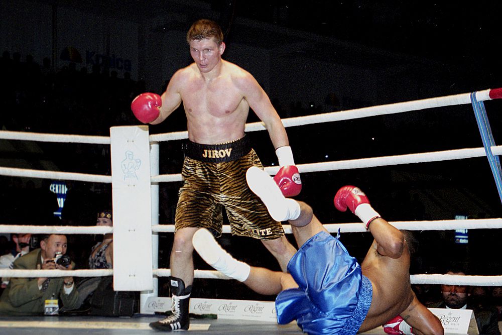 Василий Жиров пен Гонсалестің жекпе-жегі екі минутта аяқталды