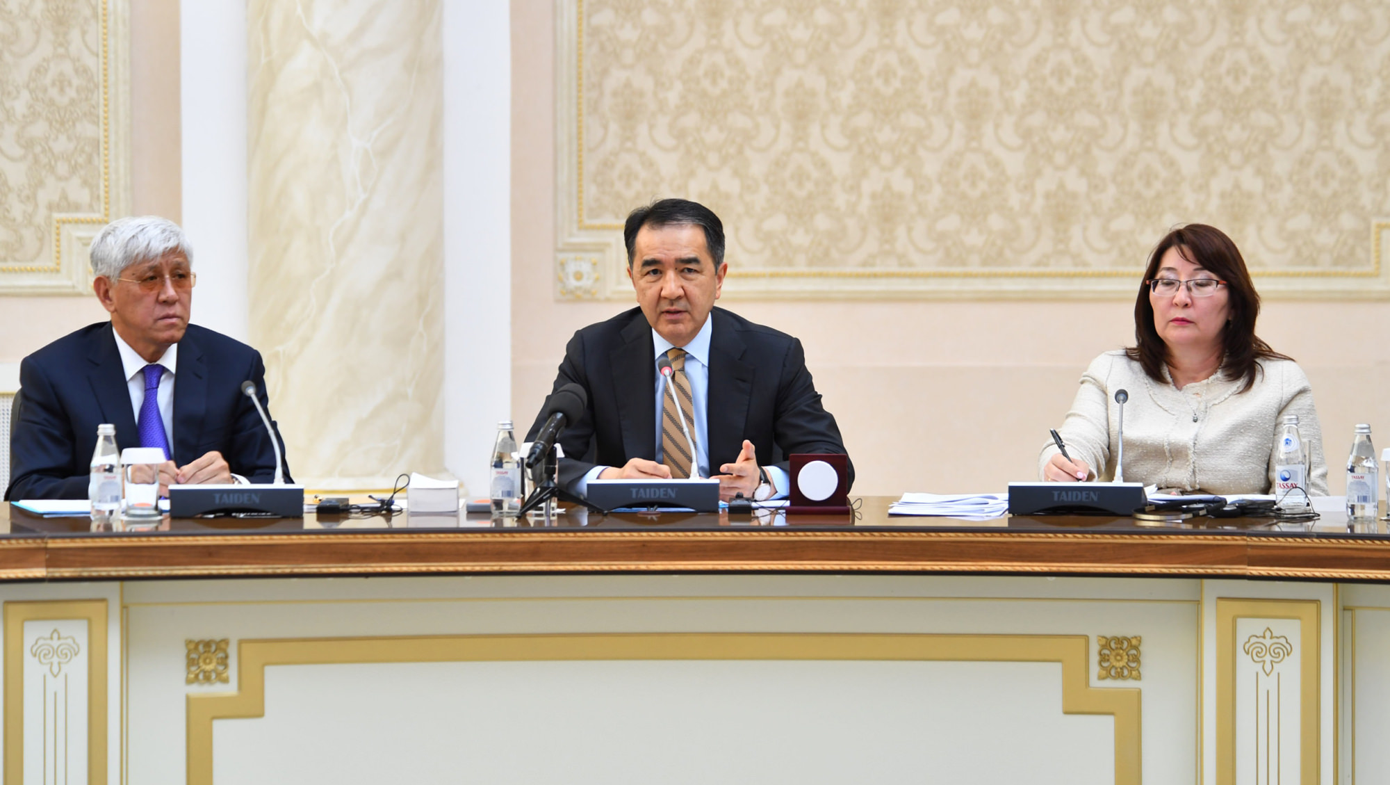 Б. Сағынтаев Алматы облысының дәрігерлерімен Елбасы Жолдауын жүзеге асыру мәселелерін талқылады