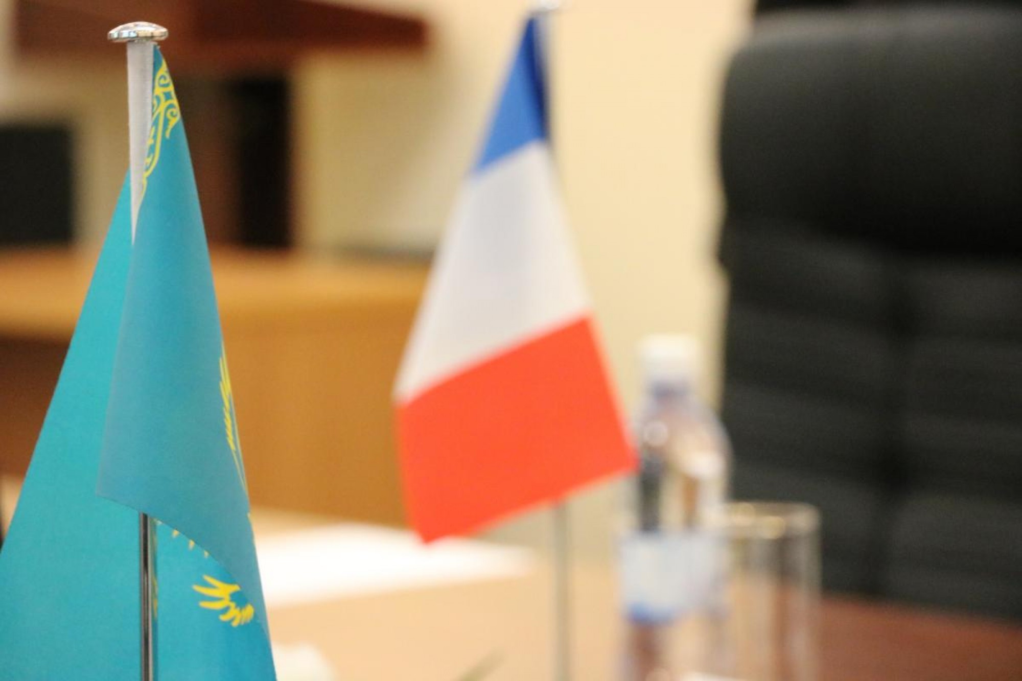 Мемлекеттік хатшы Францияның Қазақстандағы елшісімен  кездесті