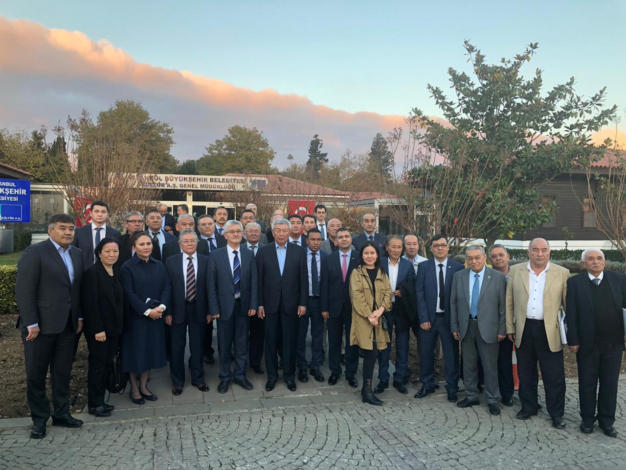 Ыстамбұлда Д.Кәлетаев шетелдік қазақ ұйымдарының басшыларымен кездесу өткізді