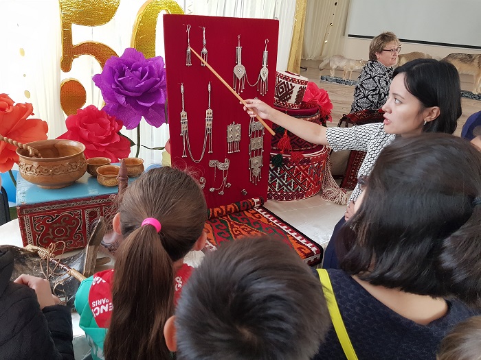 Маңғыстау мұражайы мектеп оқушылары үшін жылжымалы көрме ұйымдастыруда