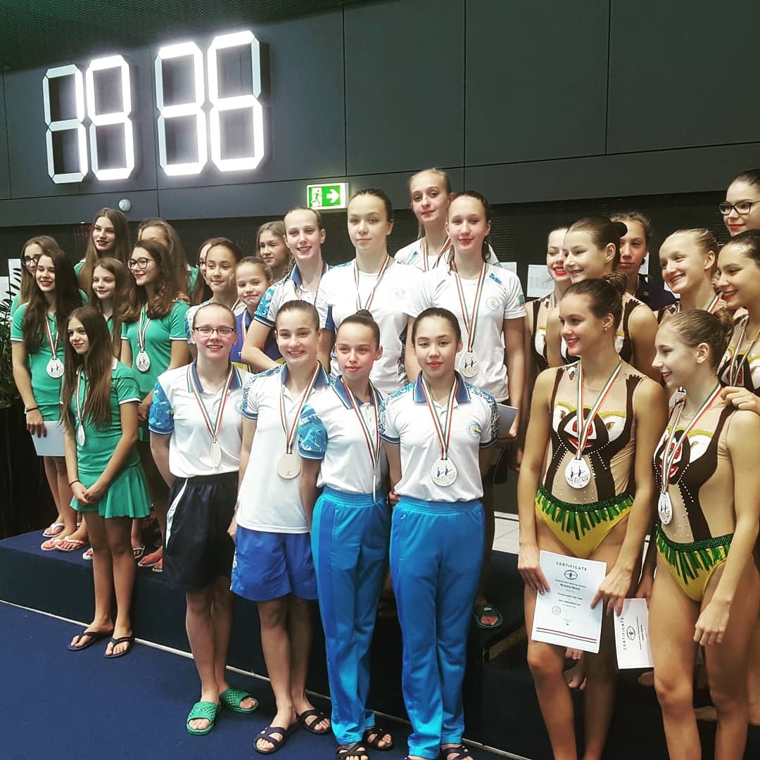 Венгрияда синхронды жүзуден жасөспірімдер құрамасы бірінші орынды иеленді