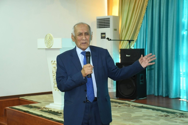 Халық ақынының халық алдындағы есебі