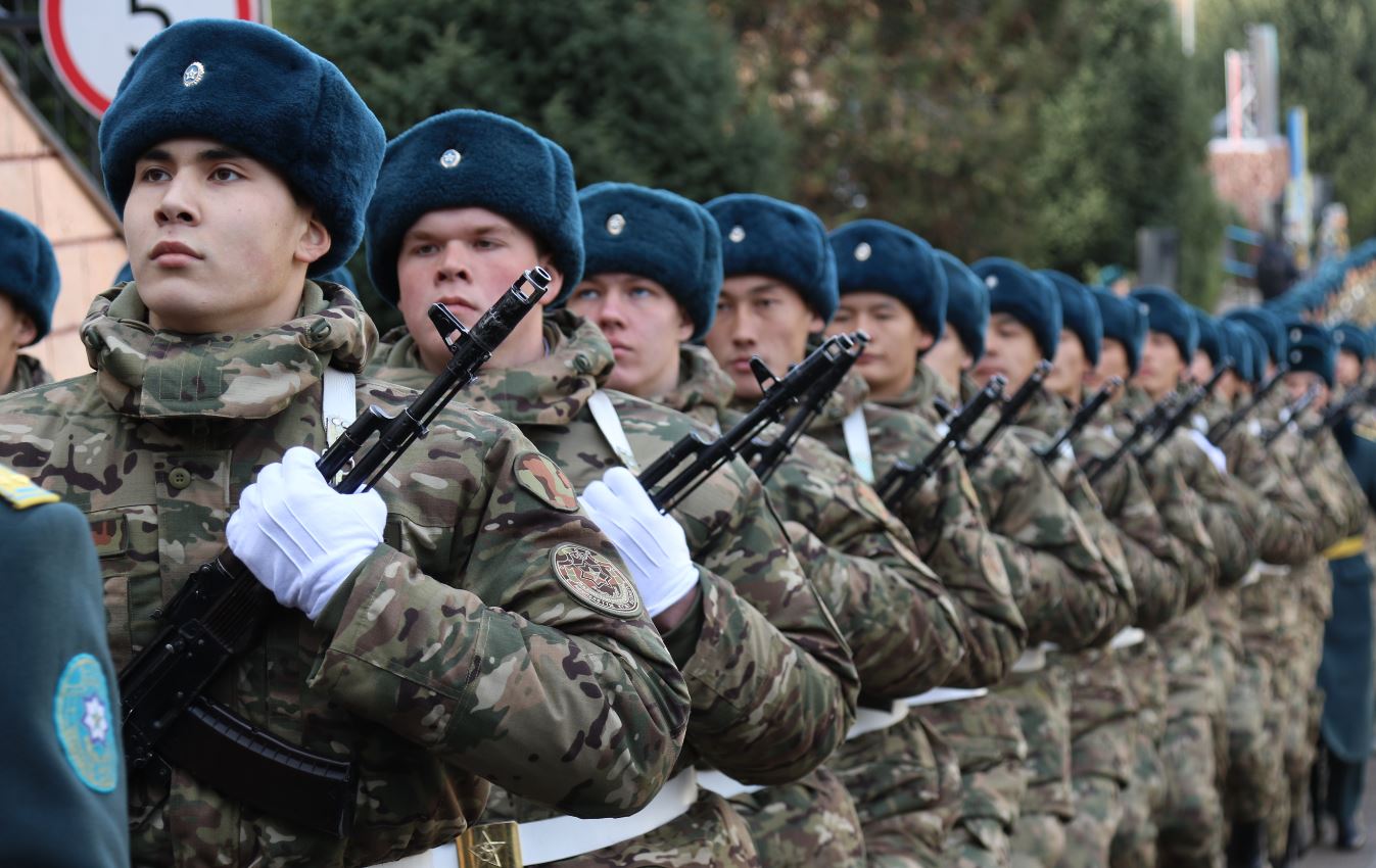 Алматыда Мемлекеттік Күзет сарбаздары ант қабылдады