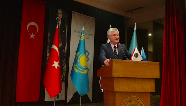 «Алаш туы астында» атты деректі фильм Түркияда көрсетілді