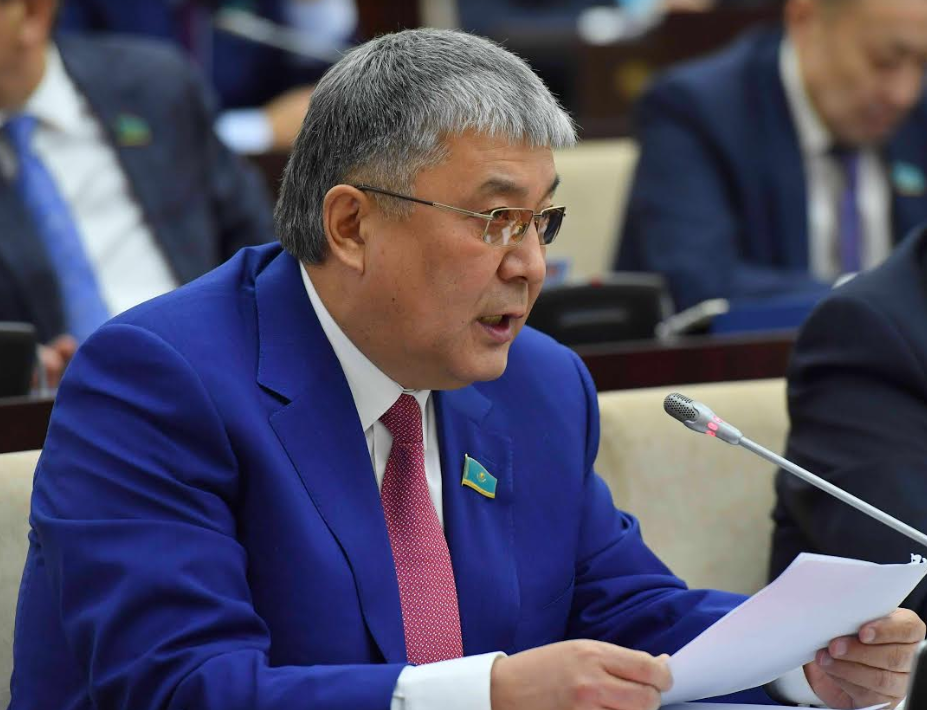 Мұрат Бақтиярұлы: Қытайдағы архивтерді Қазақстанға әкелу керек