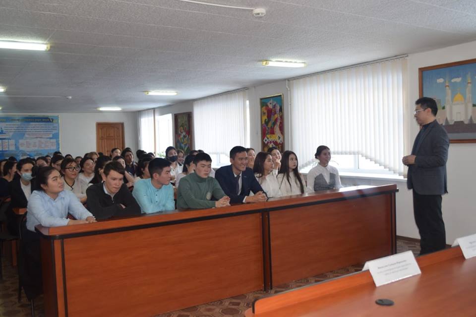 Колледж студенттері кәсіп ашу сырларын үйренді