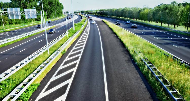 Ж.Қасымбек: Жергілікті желілердегі автомобиль жолдарын 90% деңгейге жеткізу қолға алынды 