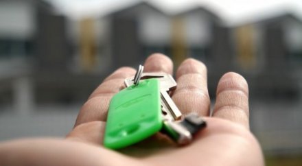 Алакөл ауданында көпбалалы отбасыларға пәтер берілді