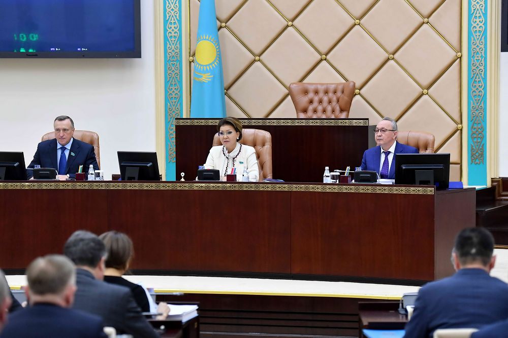 Әлеуметтік көмекті реттейтін заңдар қабылданды