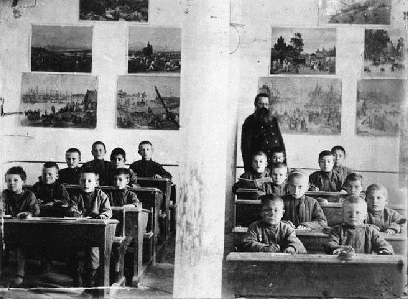 орыс-қазақ түземдік мектебі