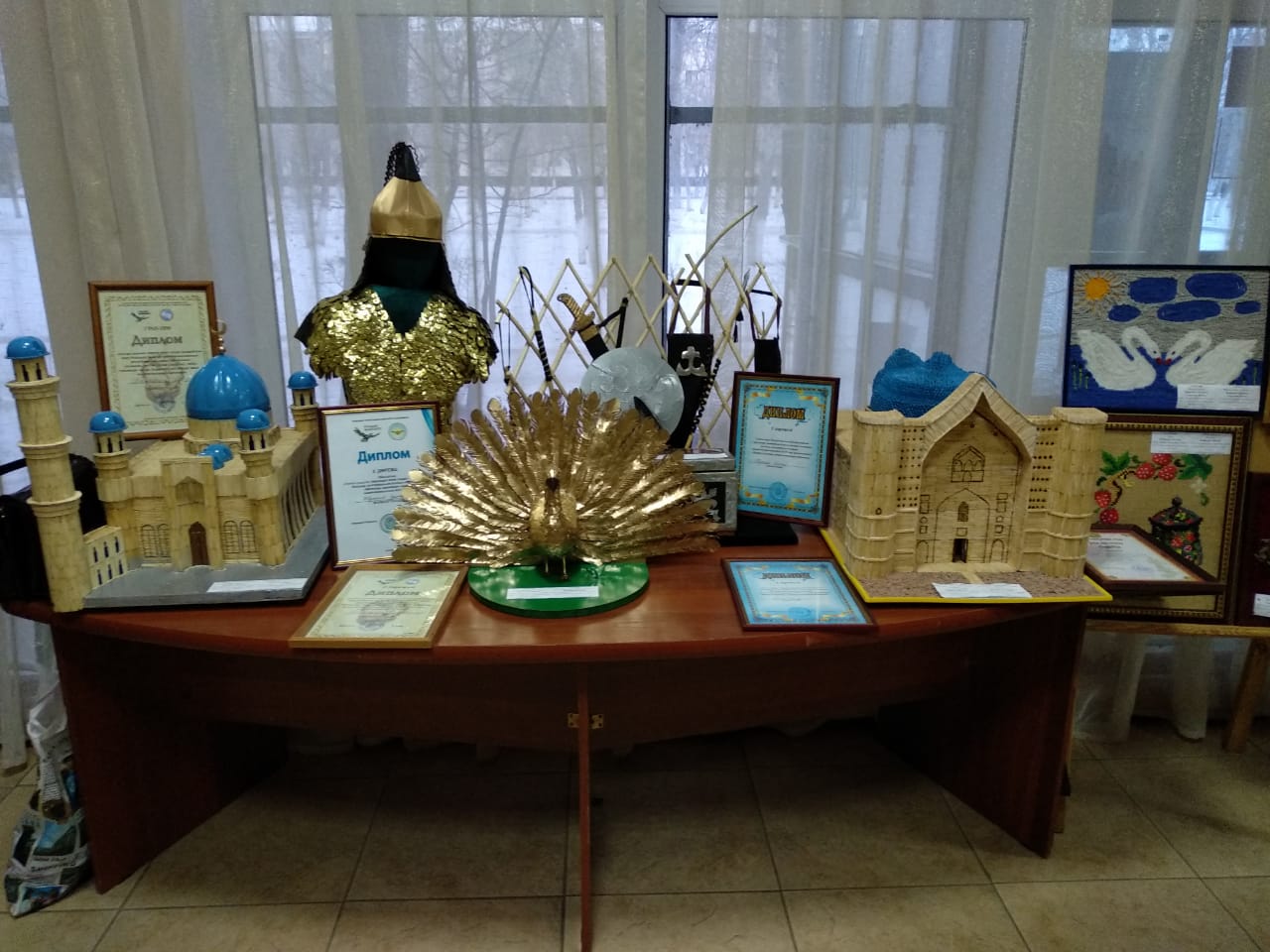 Павлодарлық оқушы 1360 сіріңкеден кесене құрастырды