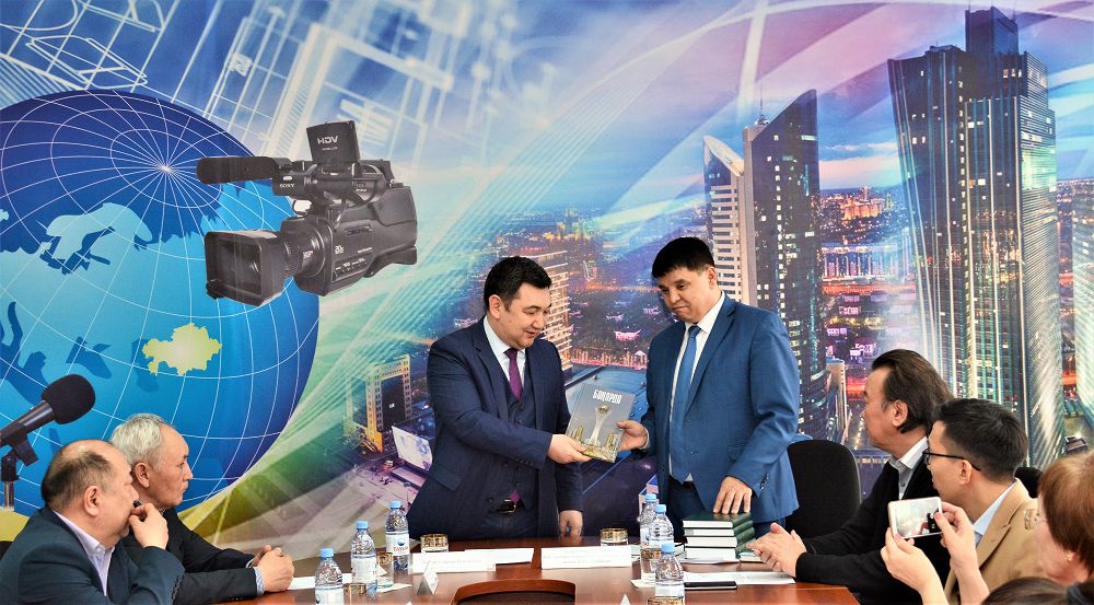 Бас басылыммен кездесу өткізді